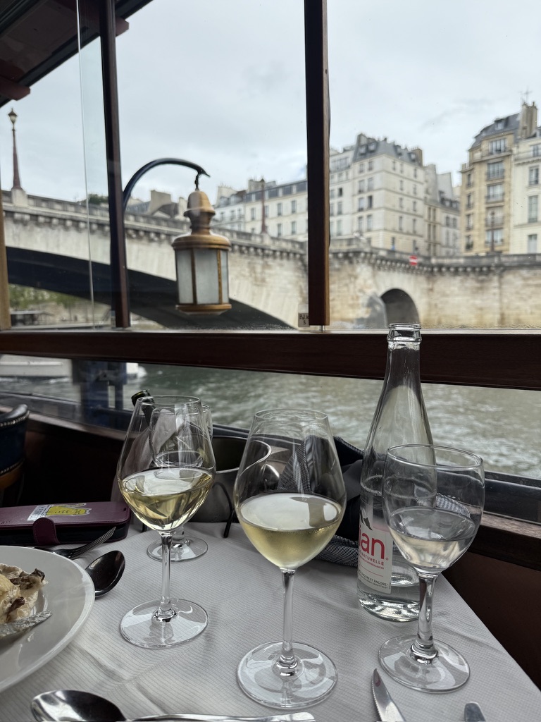 Dîner sur la Seine